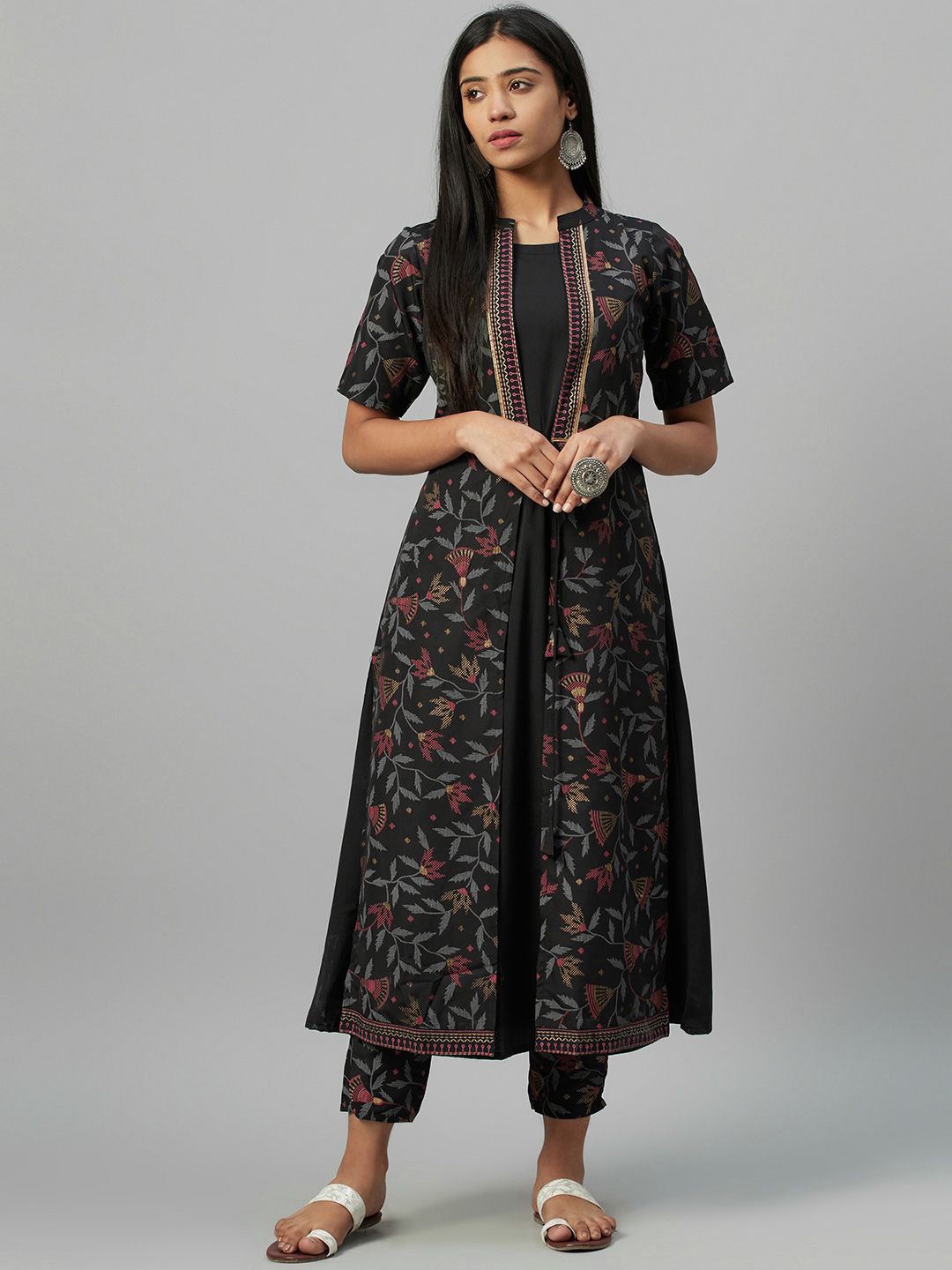 

ZIYAA Black Floral Printed Round Neck Gotta Patti Layered A-Line Kurta