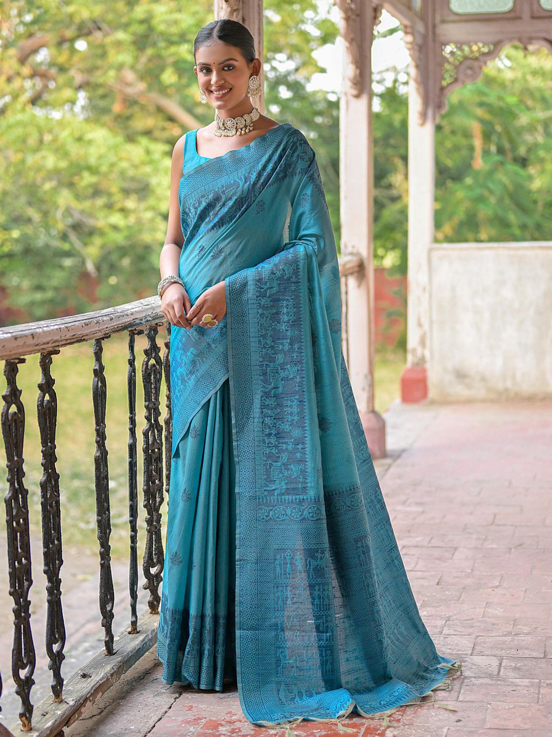 

Mitera Woven Design Embroidered Saree, Blue
