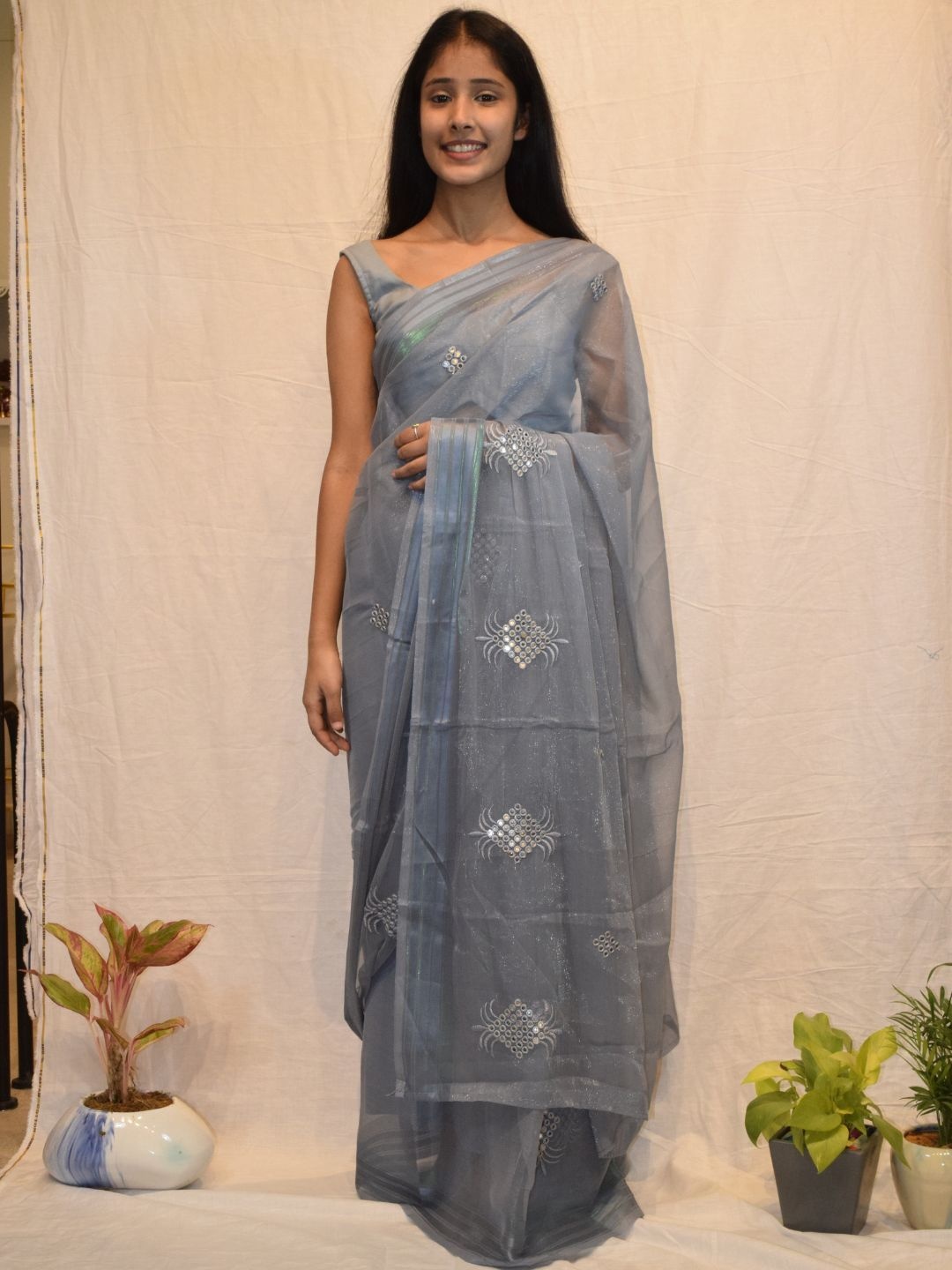 

PRETTY PALLU Embellished Mirror Work Saree, Grey