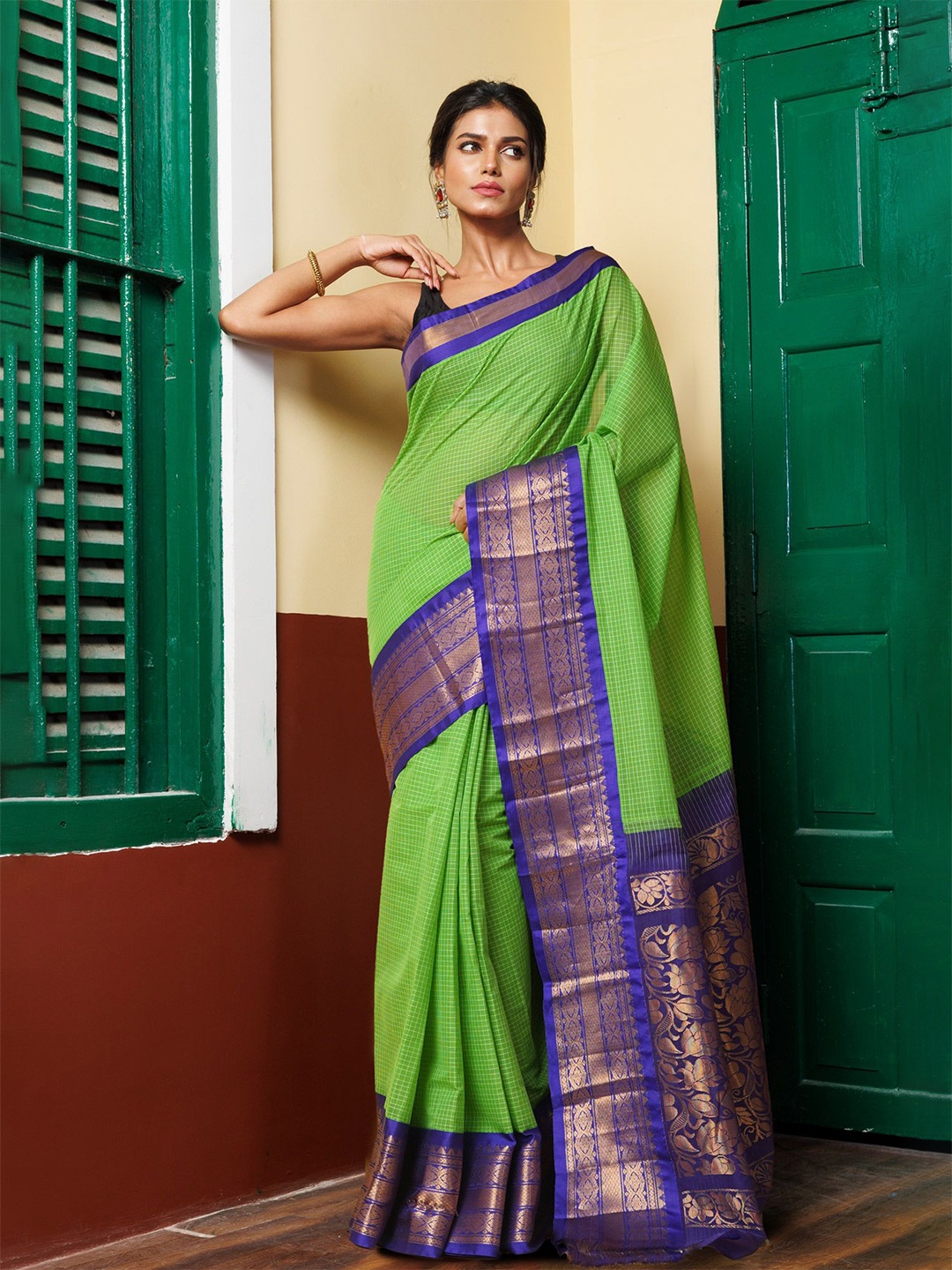 

Unnati Silks Checked Zari Pure Cotton Handloom Gadwal Saree, Green