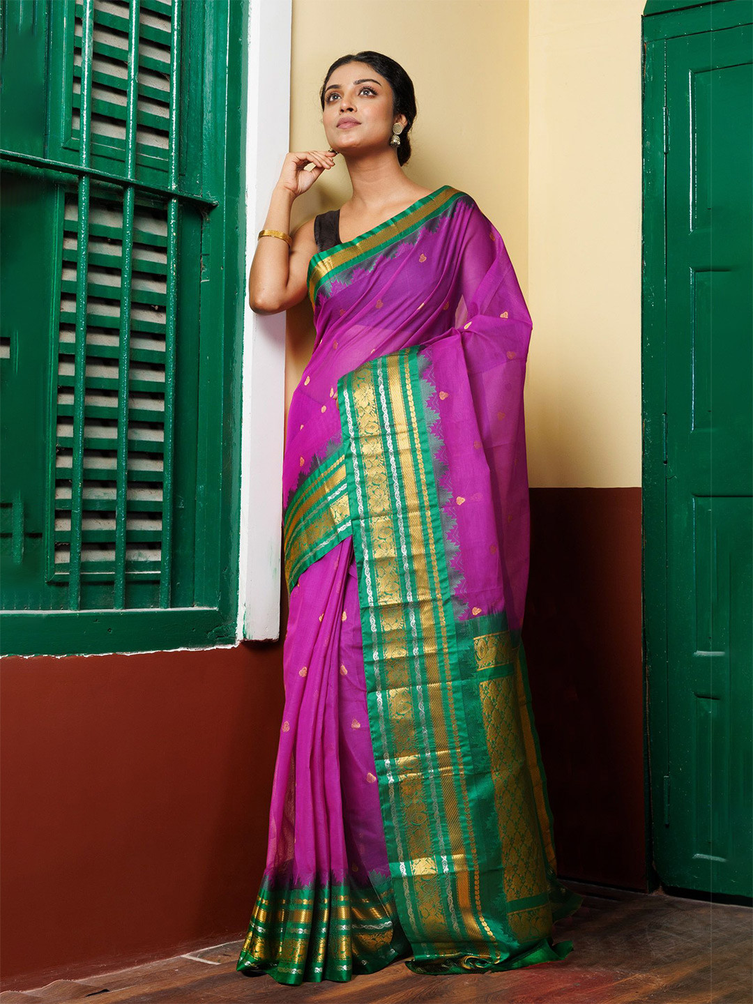 

Unnati Silks Woven Design Zari Pure Cotton Handloom Gadwal Saree, Pink