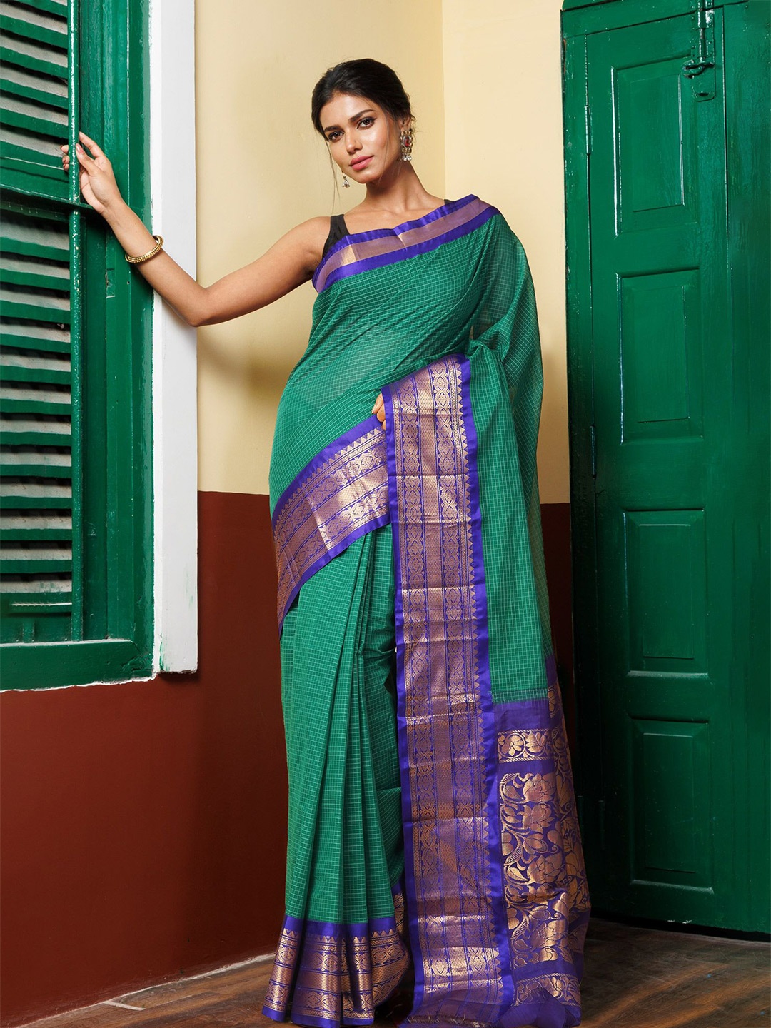 

Unnati Silks Checked Zari Pure Cotton Handloom Gadwal Saree, Green