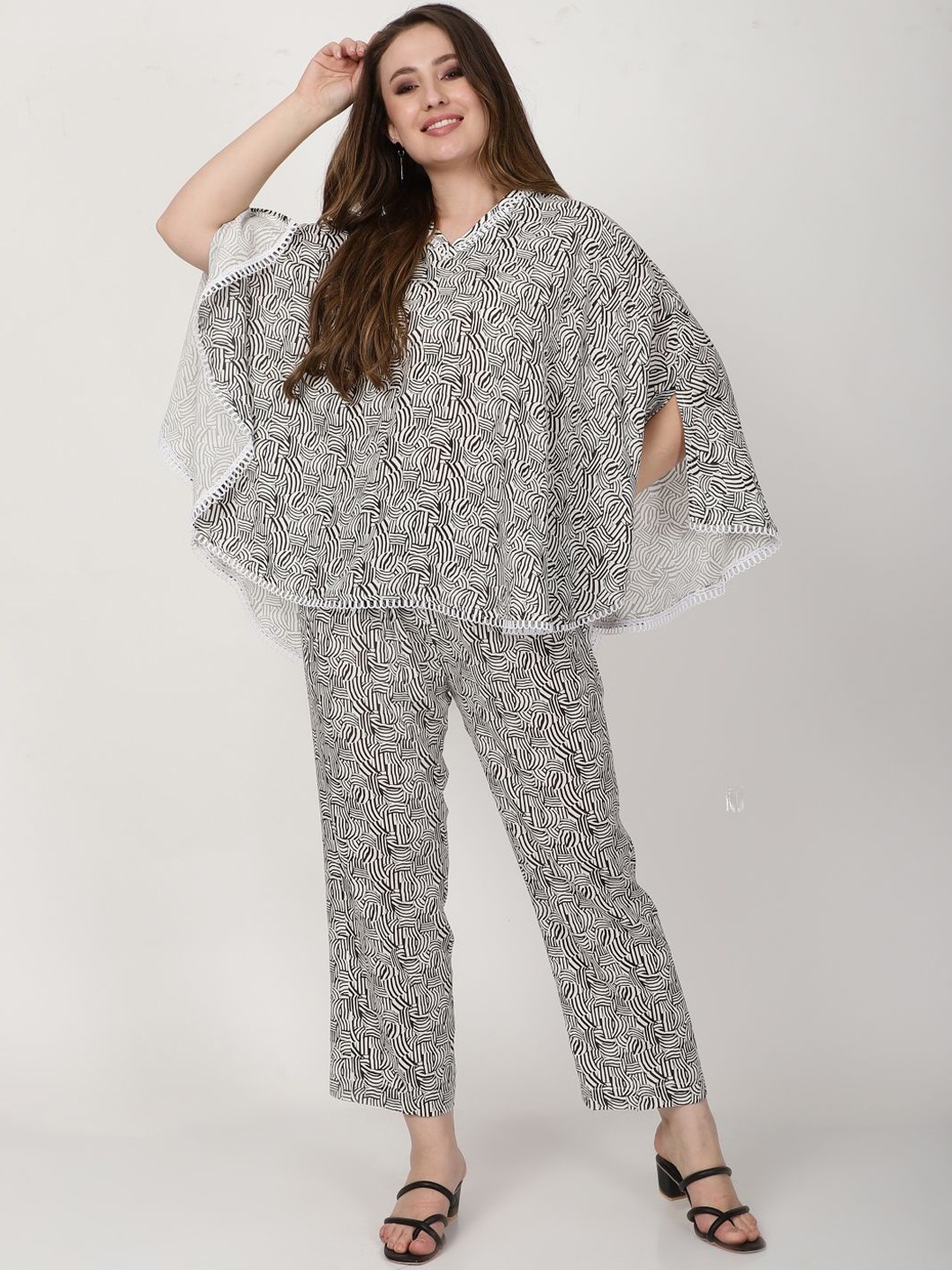 

Ranng Printed Top & Trouser Co-Ord Set, Black