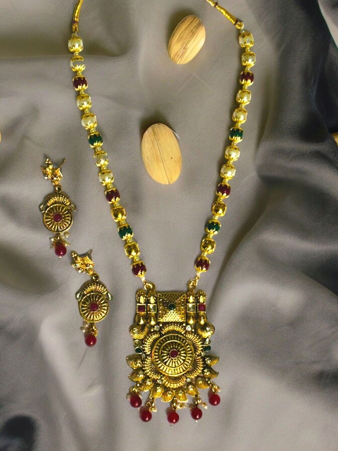 

The Pari Gold-Plated Stone-Studded Jewellery Set