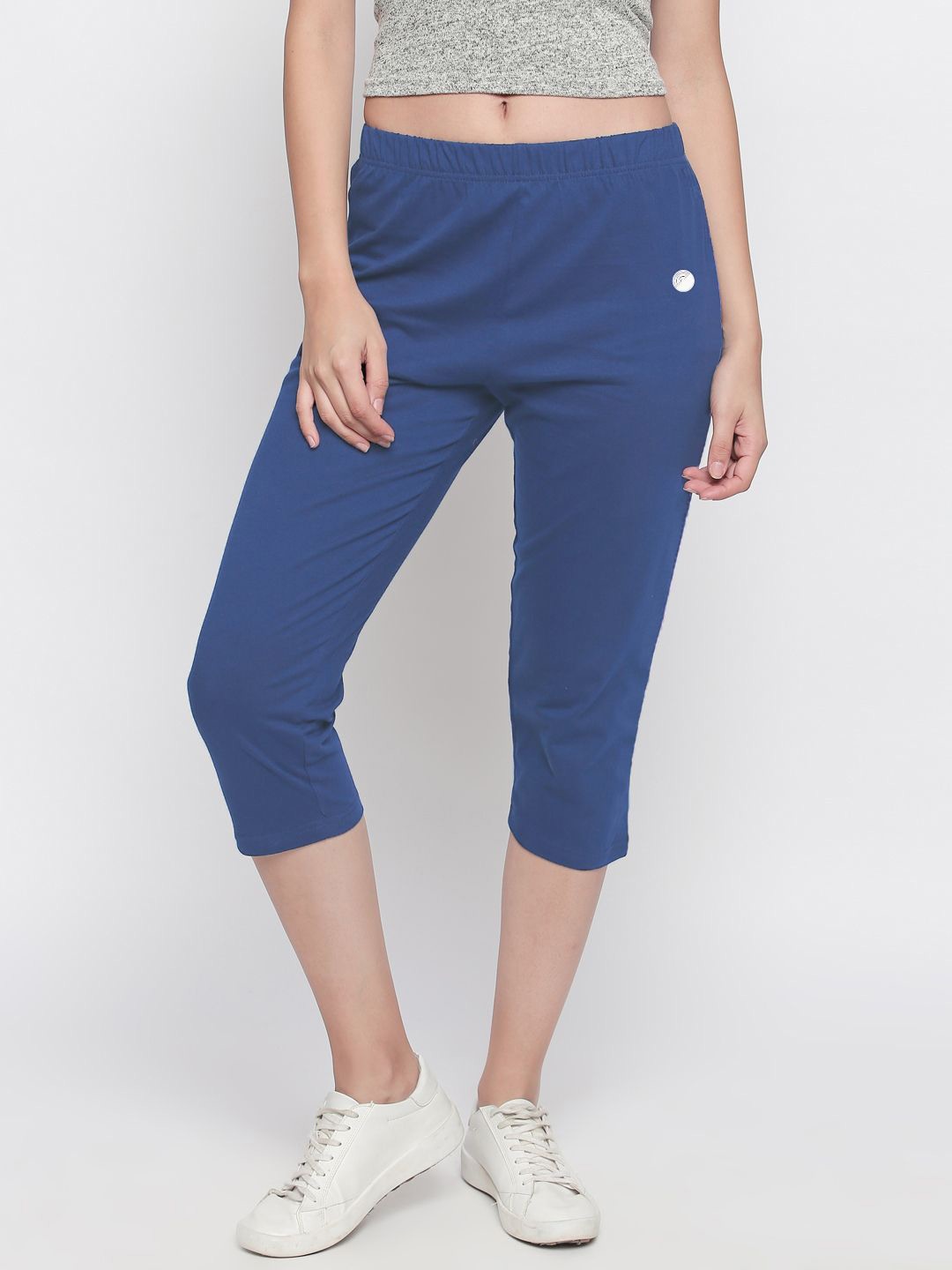 

Outflits Women Capris, Navy blue