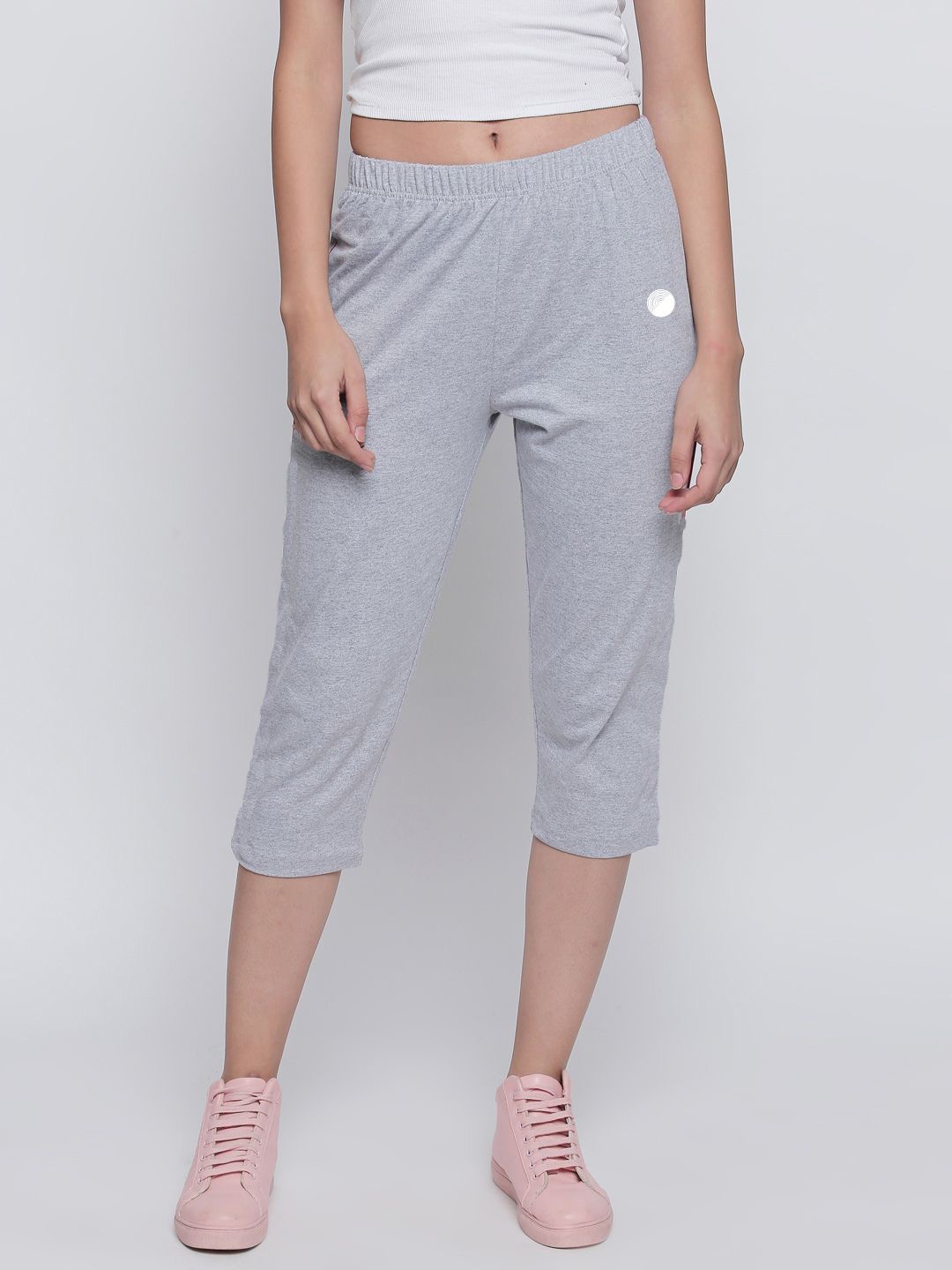 

Outflits Women Capris, Grey melange