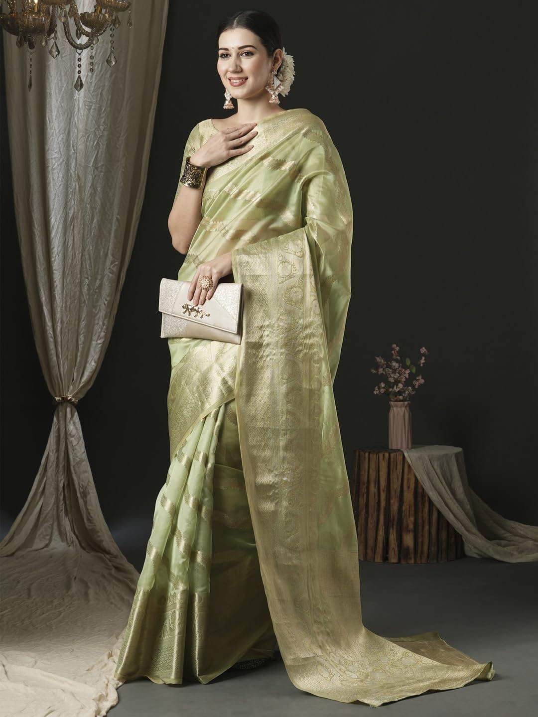 

Jinal & Jinal Woven Designed Zari Banarasi Saree, Green