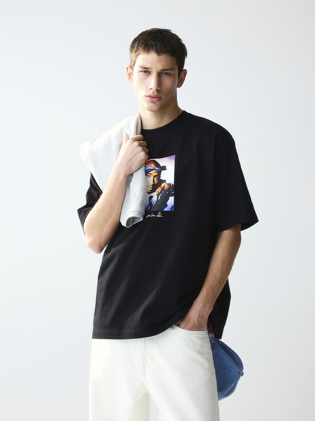 

H&M Men Loose Fit Printed T-Shirt, Black