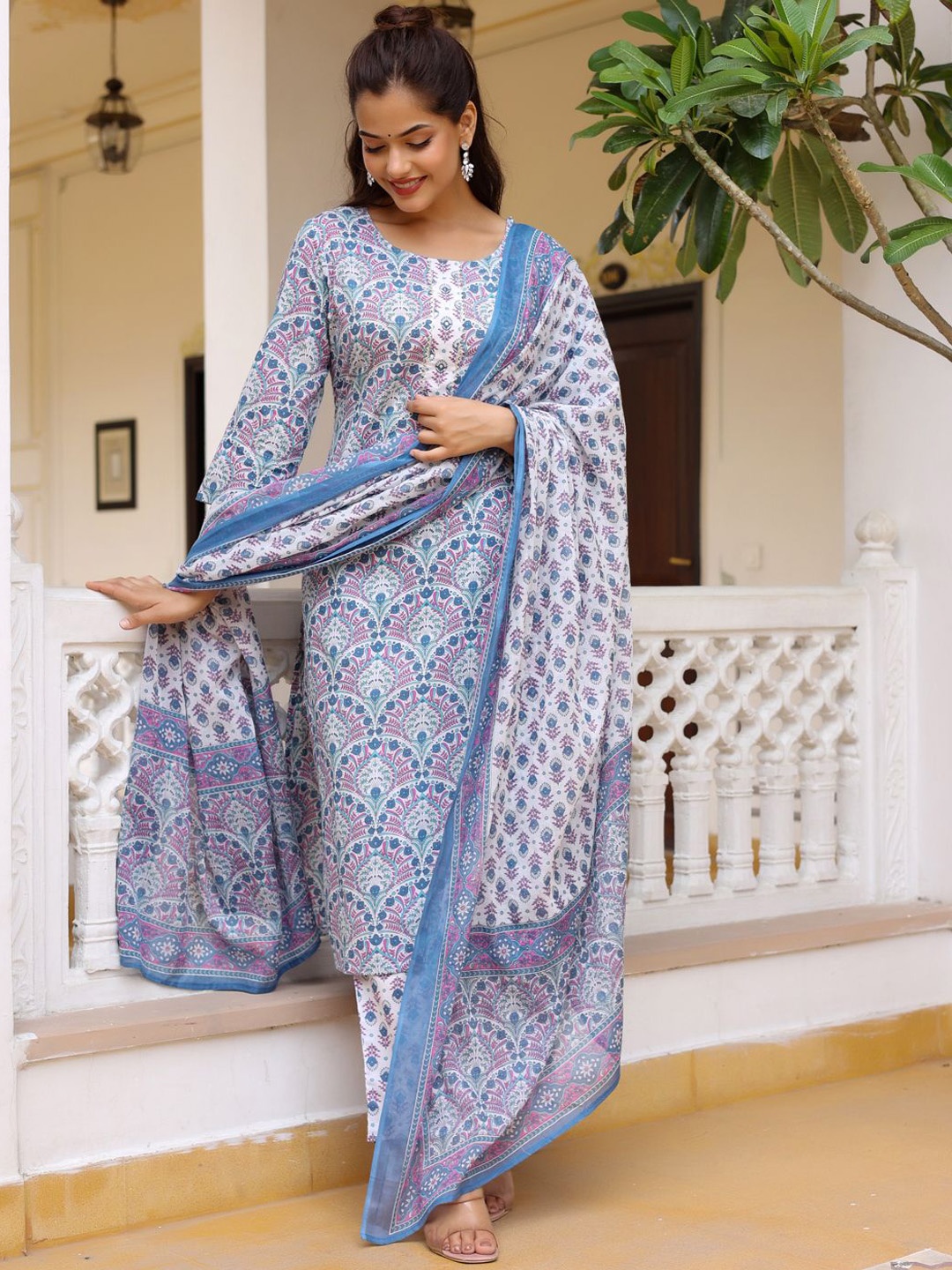 

Anouk Floral Printed Round Neck Pure Cotton Straight Kurta WithTrousers & Dupatta, Blue