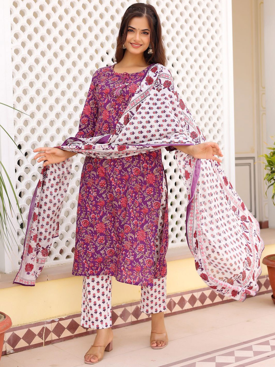 

Anouk Floral Printed Round Neck Pure Cotton Straight Kurta With Trousers & Dupatta, Purple