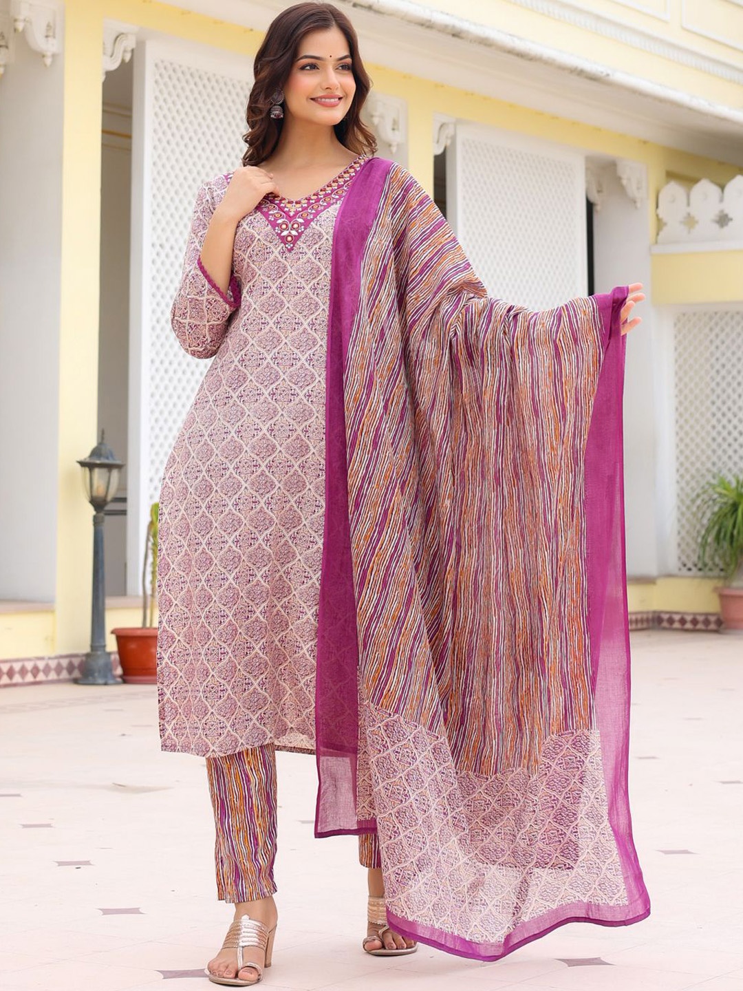 

Anouk Floral Printed Pure Cotton Kurta with Trousers & Dupatta, Mauve