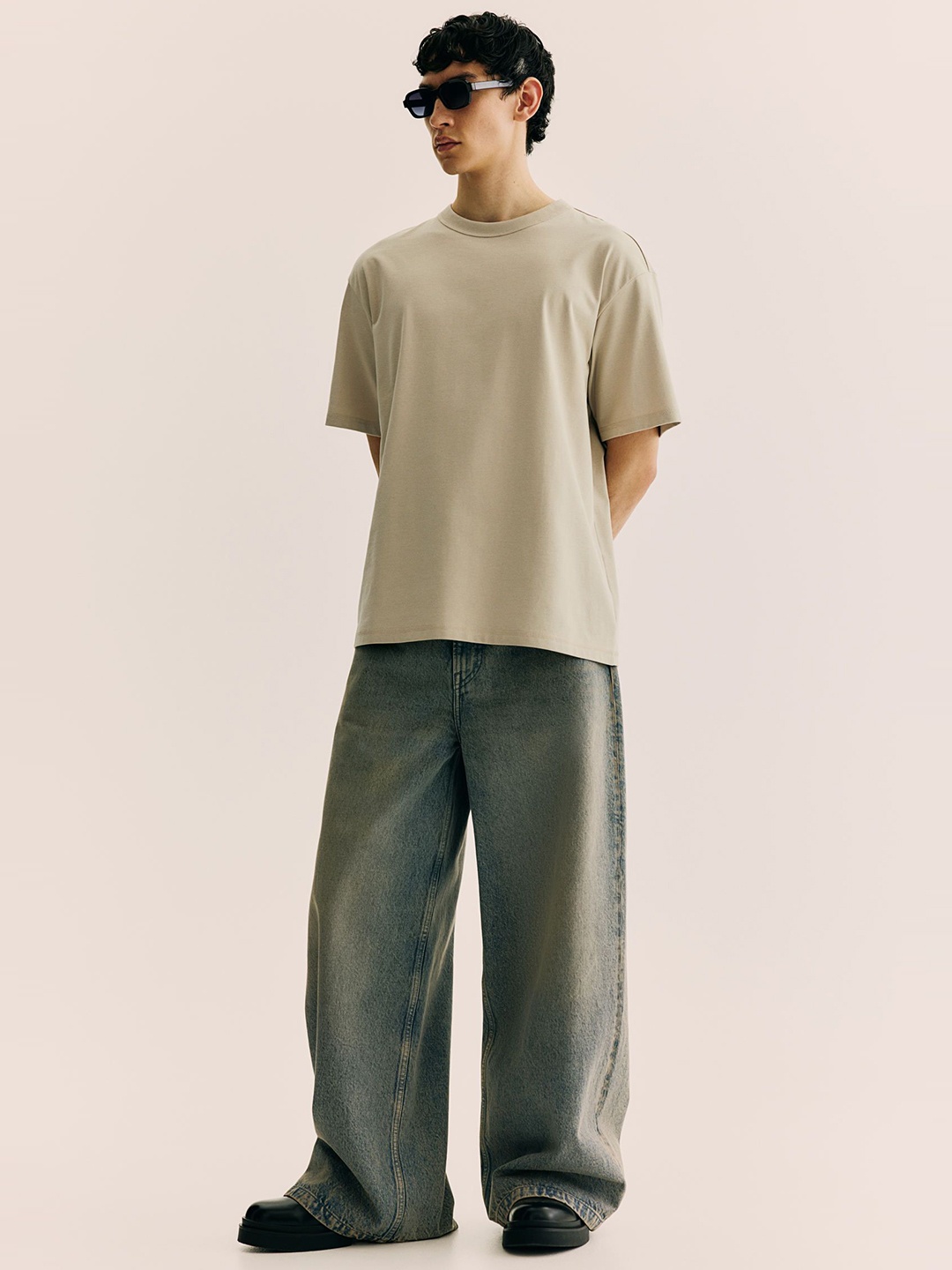 

H&M Men Coolmax Loose Fit T-shirt, Beige