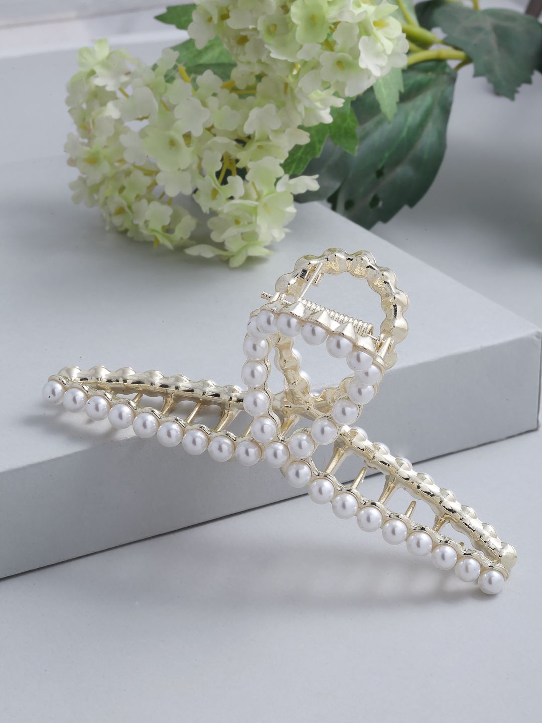 

VOGUE HAIR ACCESSORIES Women Embellished Claw Clip, Gold