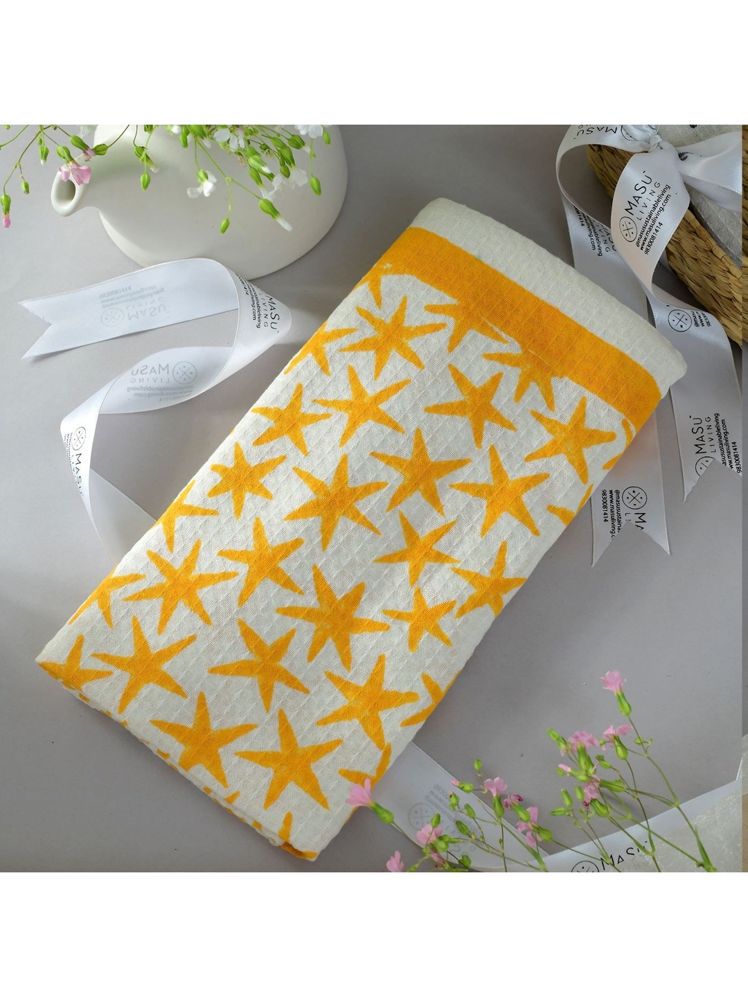 

MASU LIVING White & Yellow Stars Printed Pure Cotton 380 GSM Bath Towel