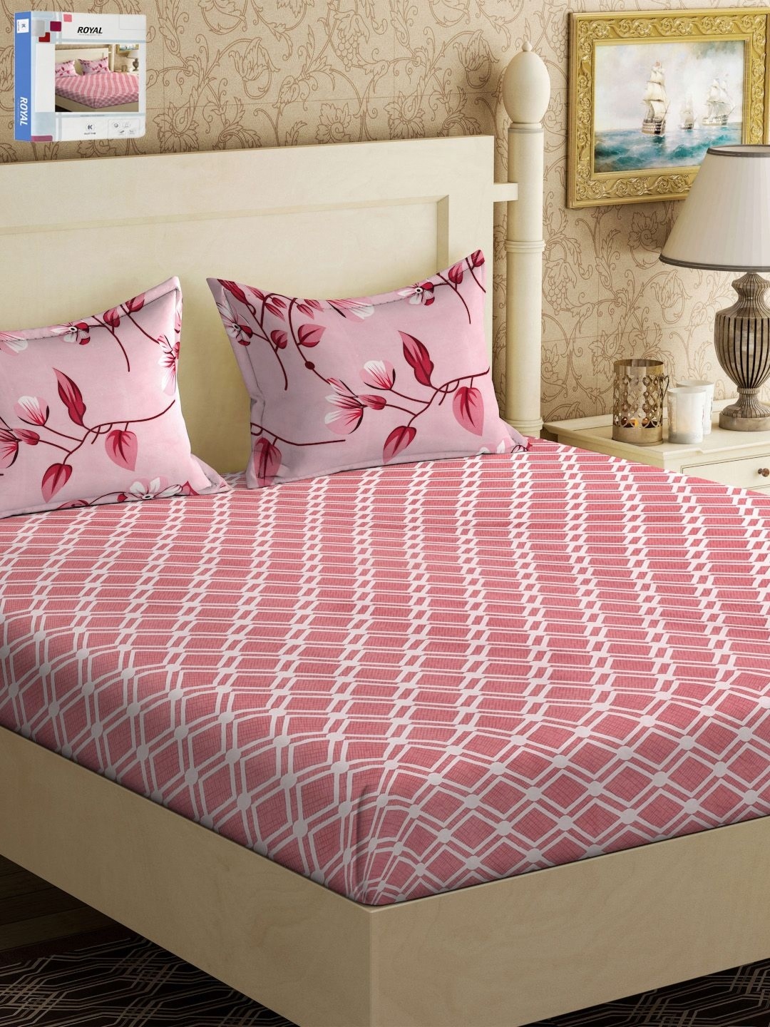 

KLOTTHE Red & White Geometric Printed 300 TC Double Bedsheet & 2 Pillow Covers