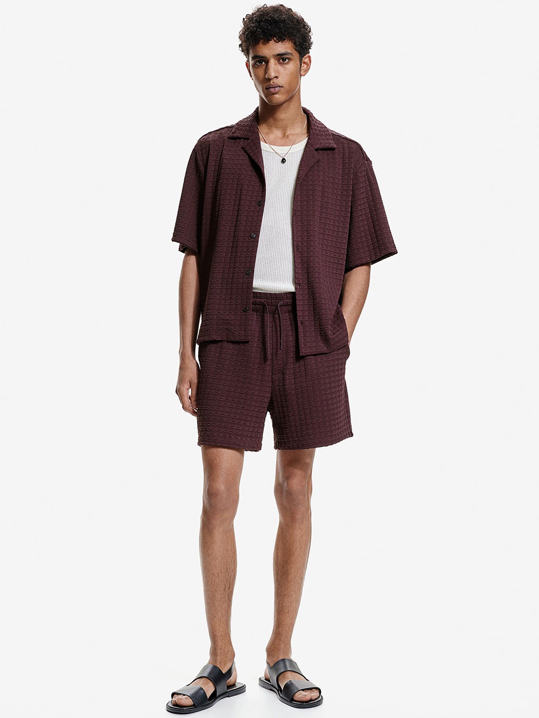 

H&M Men Textured Sweat Shorts, Purple