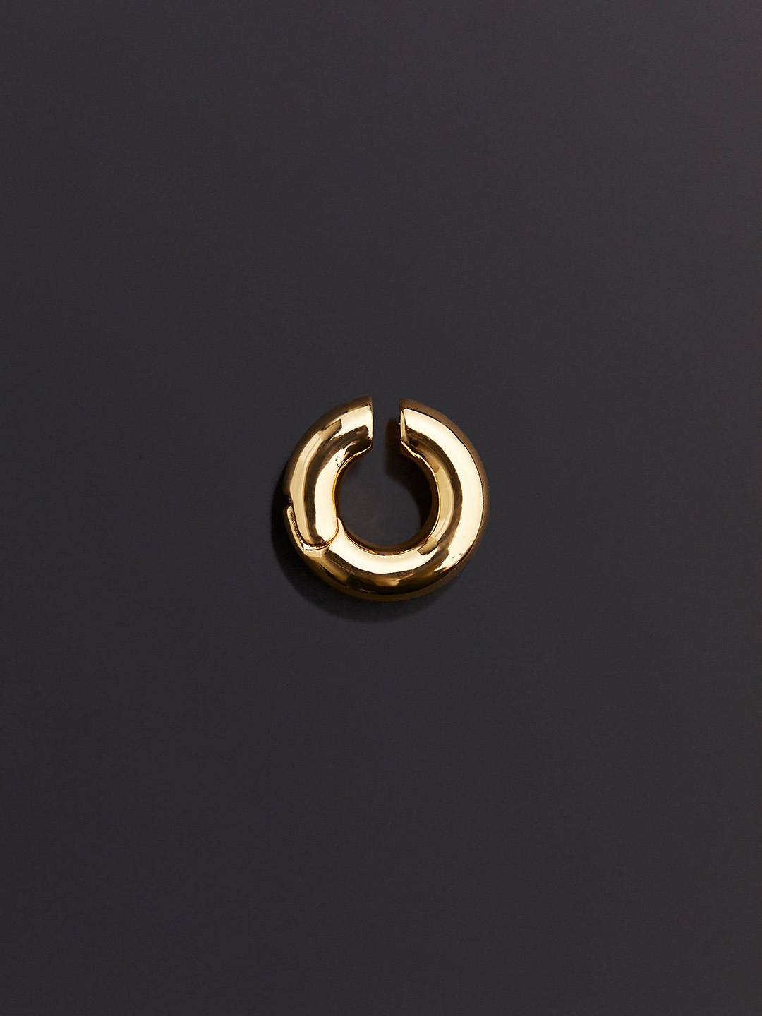 

H&M Gold-Plated Ear Cuff