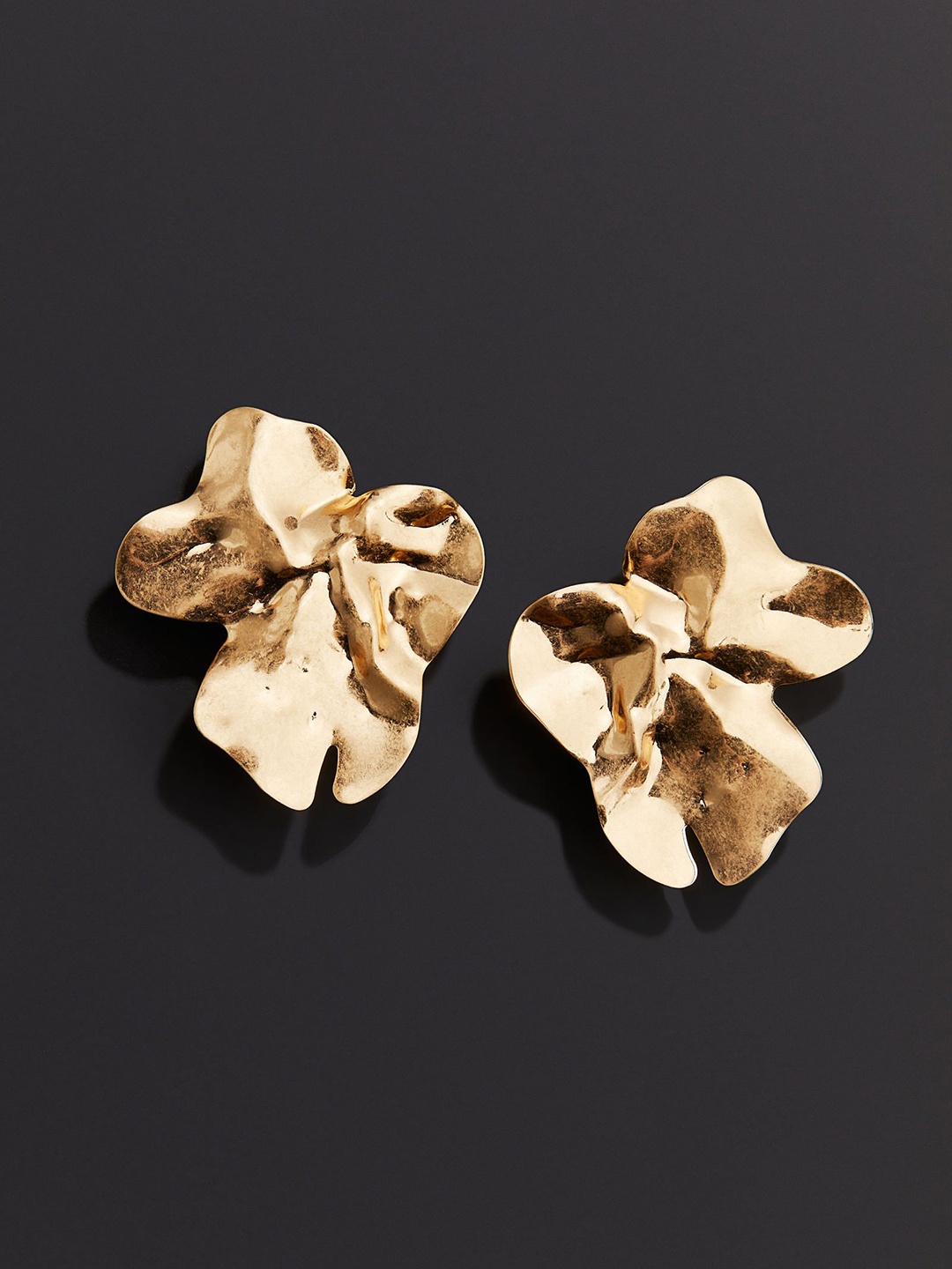 

H&M Petal Shaped Earrings, Gold
