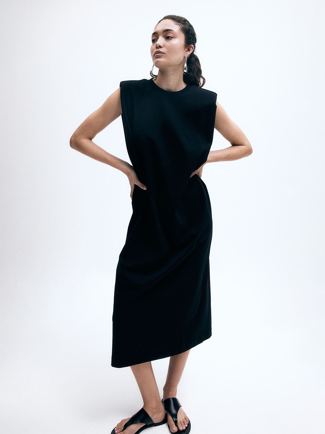 

H&M Women Sleeveless Shoulder-Pad A-line Dress, Black