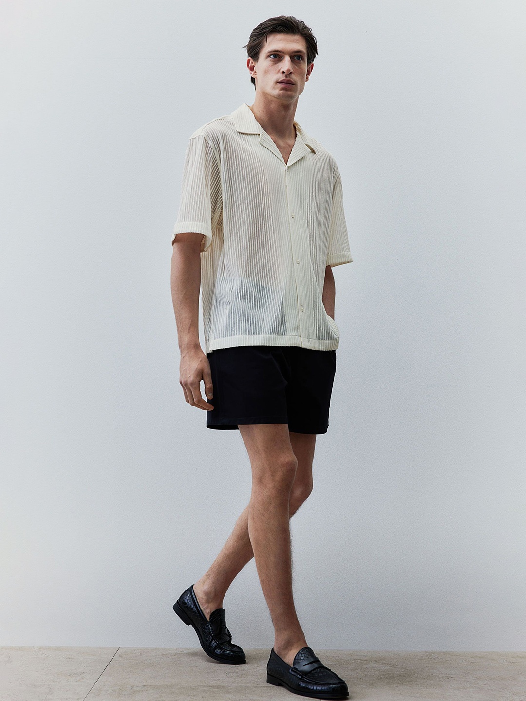 H&M Men Loose Fit Textured Resort Shirt, White