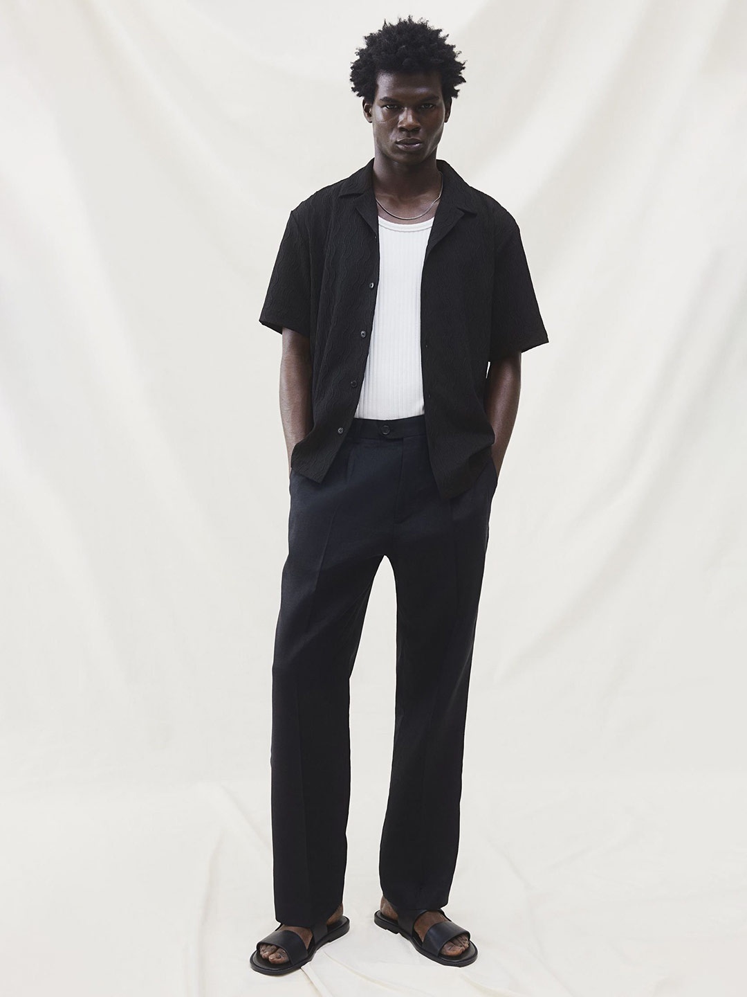 

H&M Men Regular Fit Textured Resort Shirts, Black