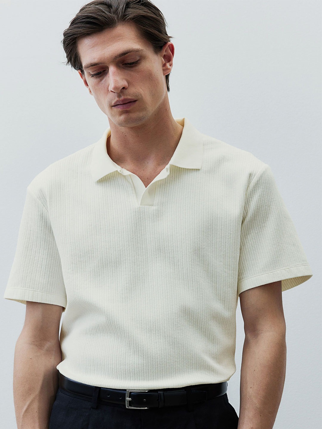 

H&M Men Textured Polo T-Shirts, White