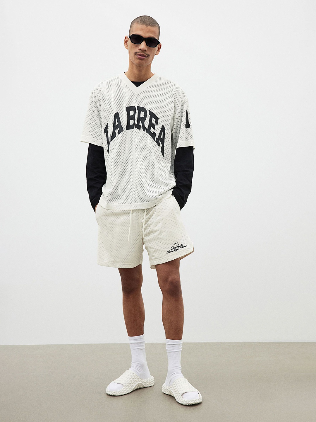

H&M Men Loose Fit Printed Mesh T-Shirt, White