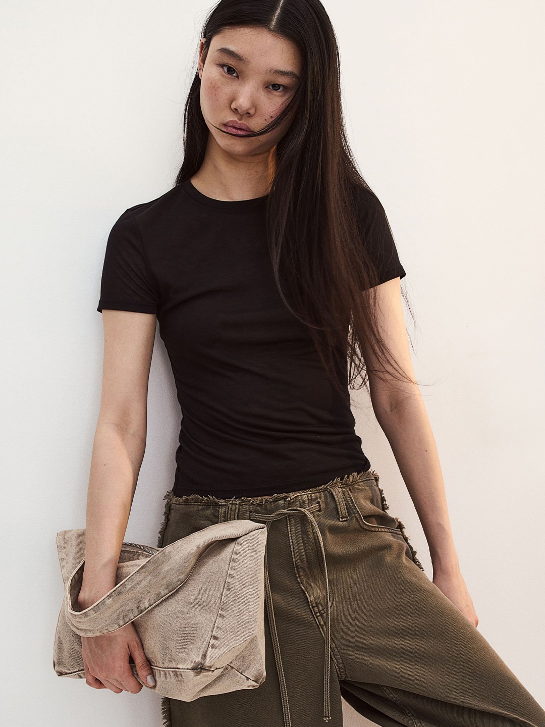 

H&M Fitted T-Shirt, Black