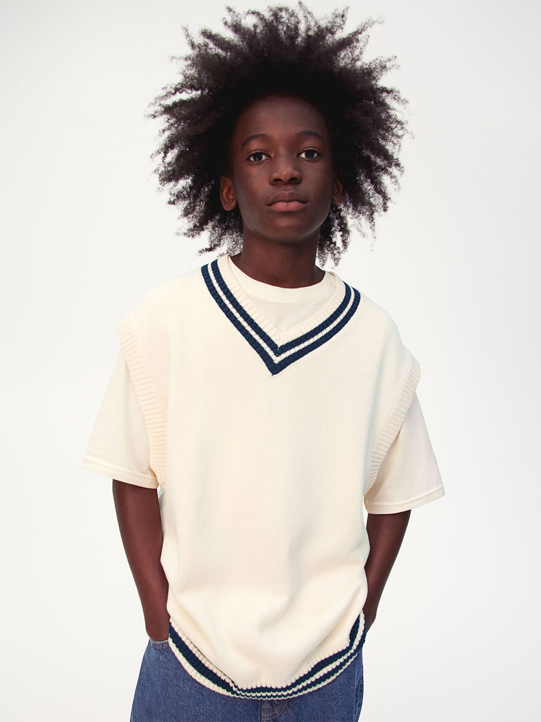 H&M Boys V-Neck Sweater Vest, White
