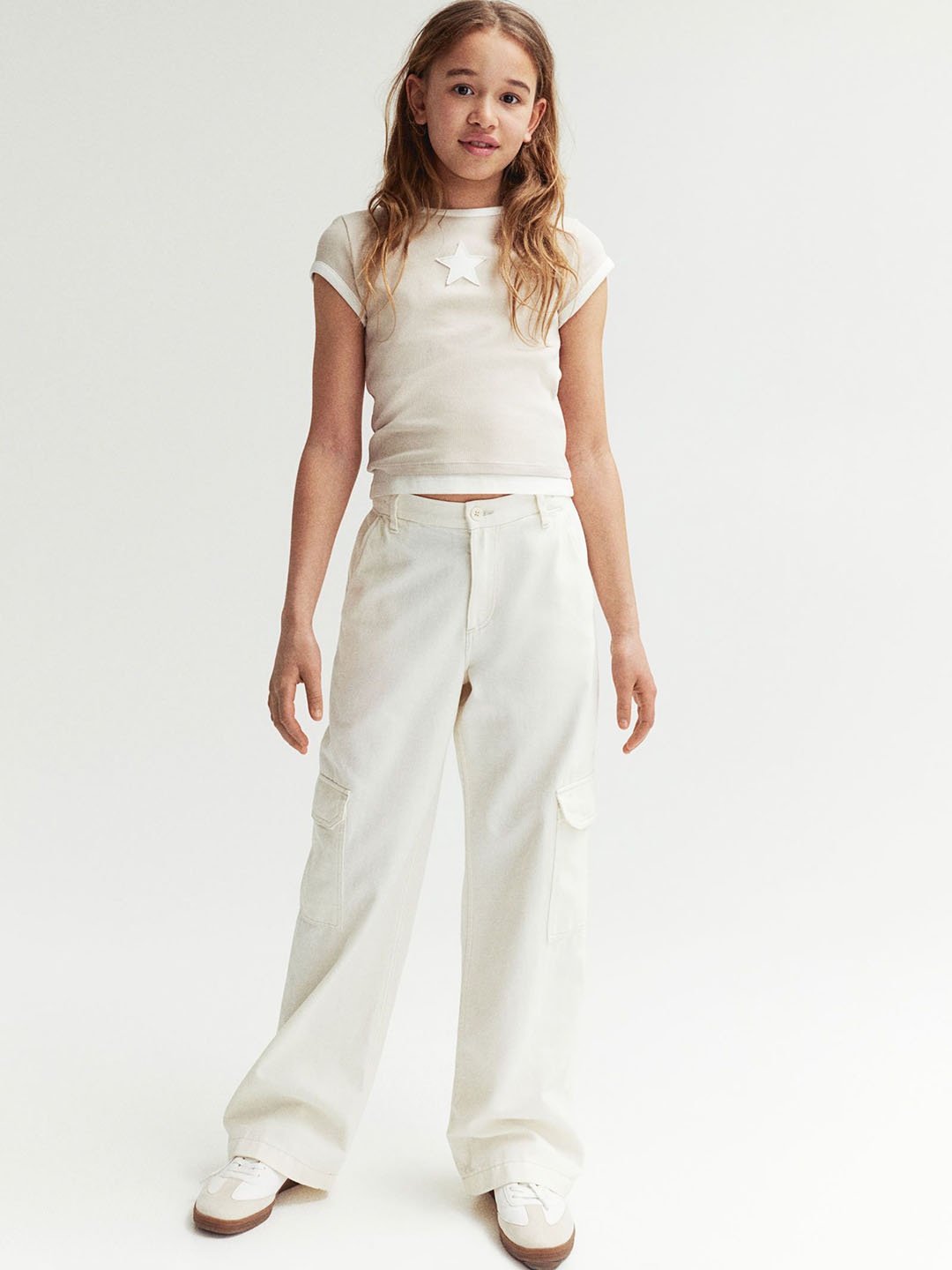 

H&M Girls Mid-Rise Loose Fit Wide Cargo Trousers, White