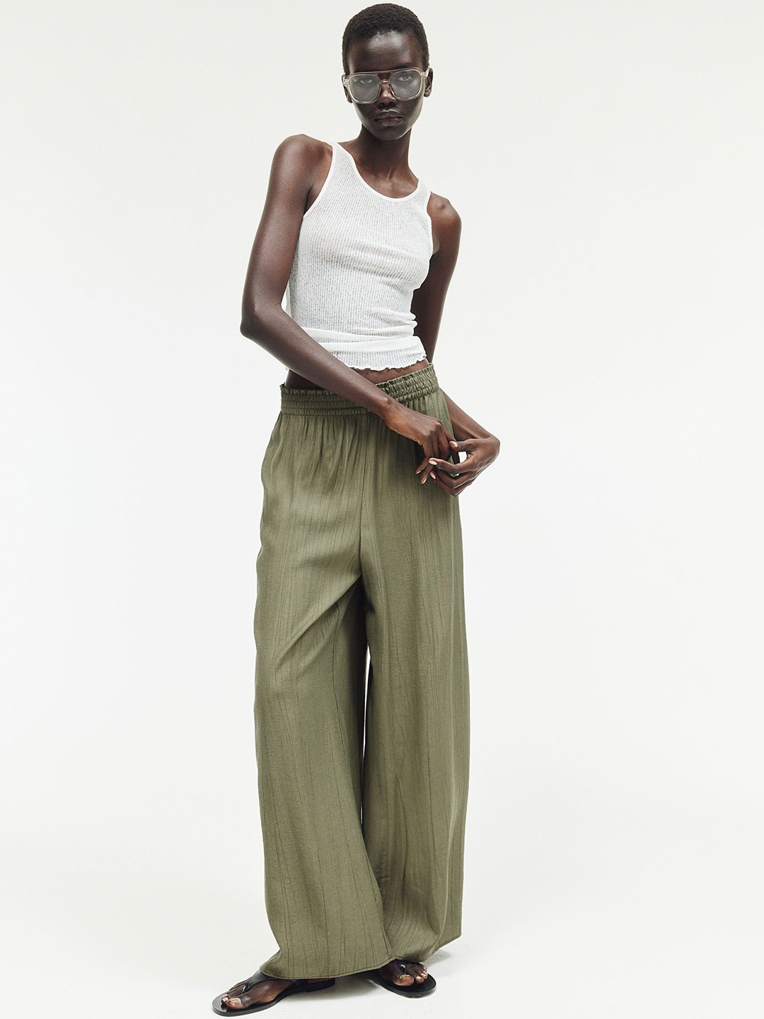 

H&M Women Low-Rise Wide Crinkled Trousers, Green