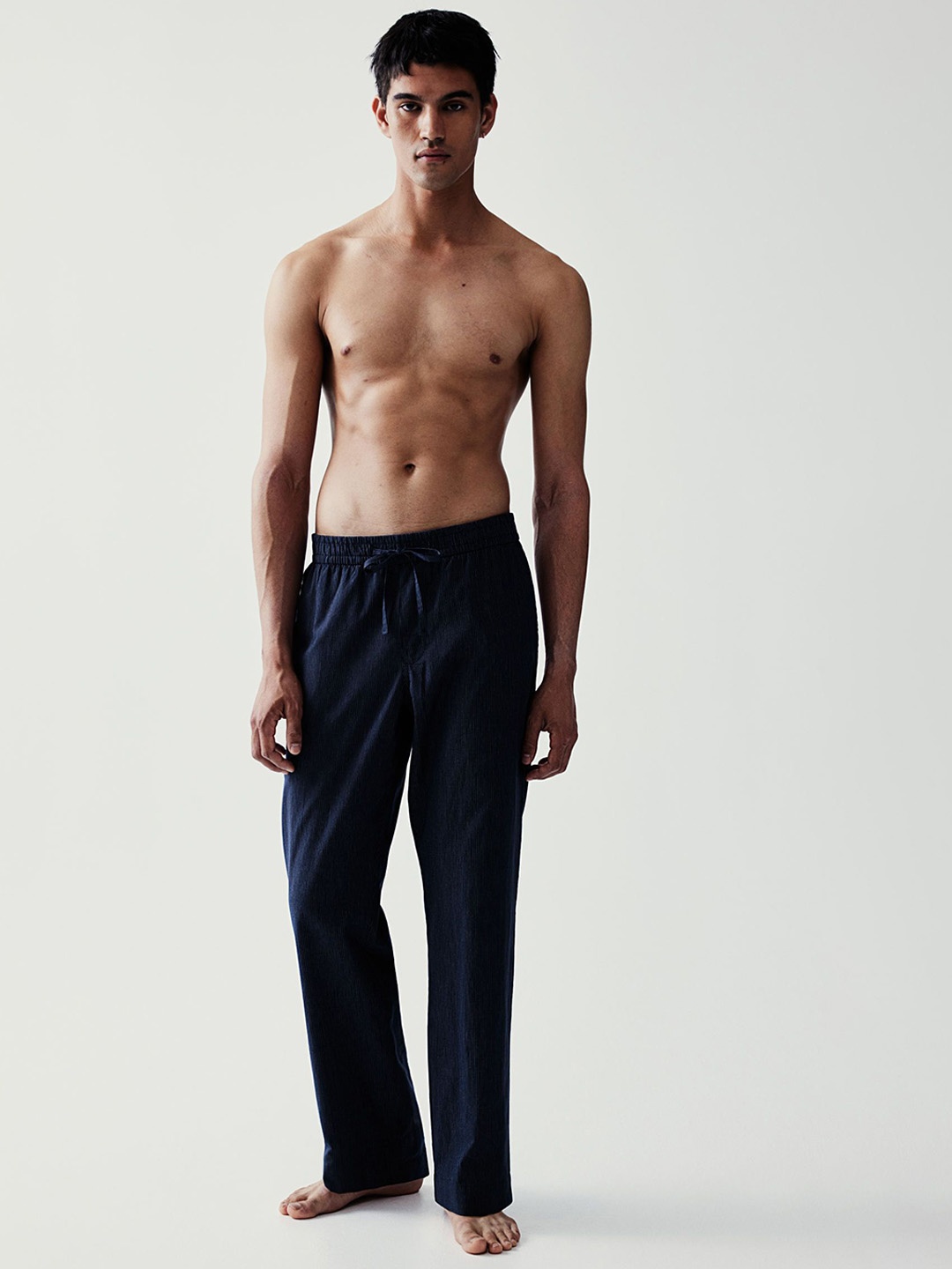 

H&M Men Pure Cotton Relaxed Fit Poplin Trousers, Black