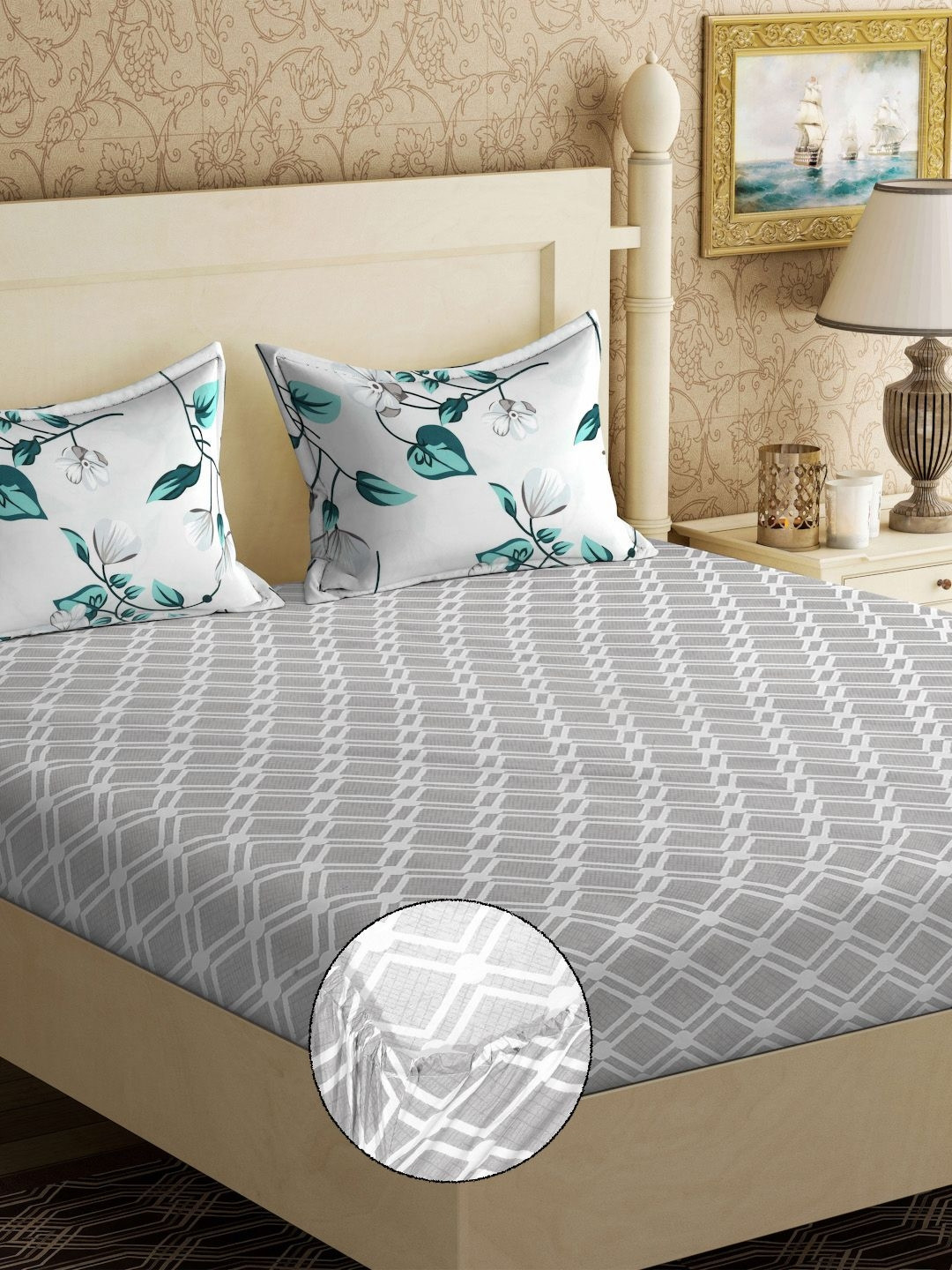 

KLOTTHE Grey & White Geometric Printed 300 TC Fitted King Bedsheet With 2 Pillow Covers