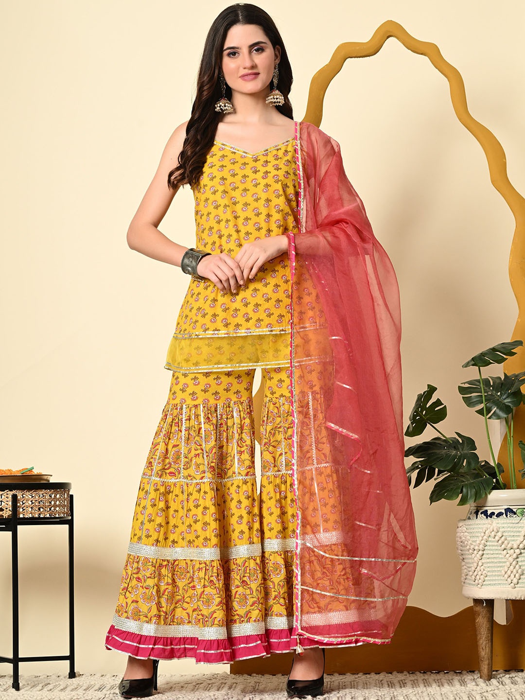 

aaivan Floral Printed Regular Pure Cotton Kurti With Sharara & Dupatta, Yellow