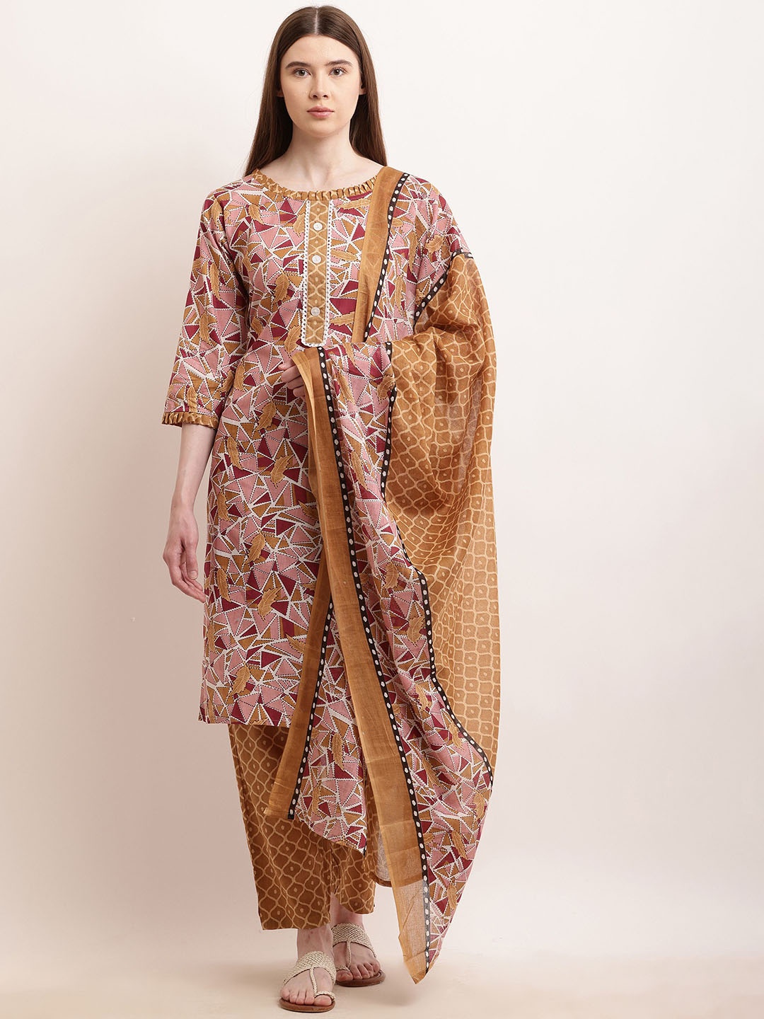 

MAGMINA Floral Printed Regular Gotta Patti Pure Cotton Kurta with Trousers & Dupatta, Brown