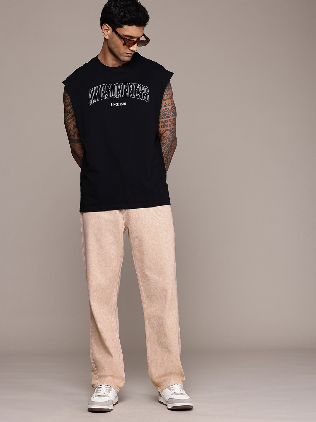 

Roadster Men Smart Straight Fit Pure Cotton Jeans, Beige