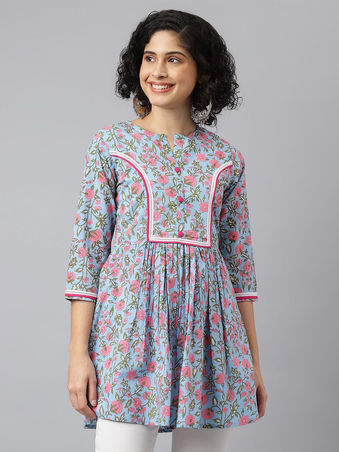 

JAIPUR ATTIRE Women Floral Print Cotton Round Neck Three-Quarter Sleeves Longline Top, Blue