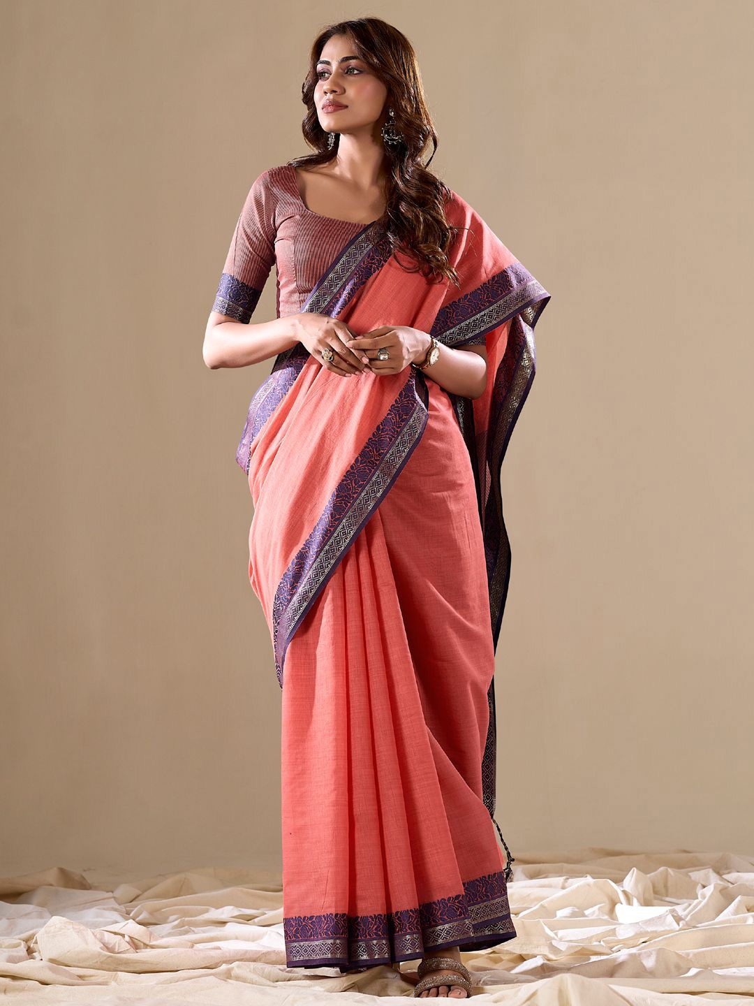 

Panzora Woven Design Solid Saree, Rust