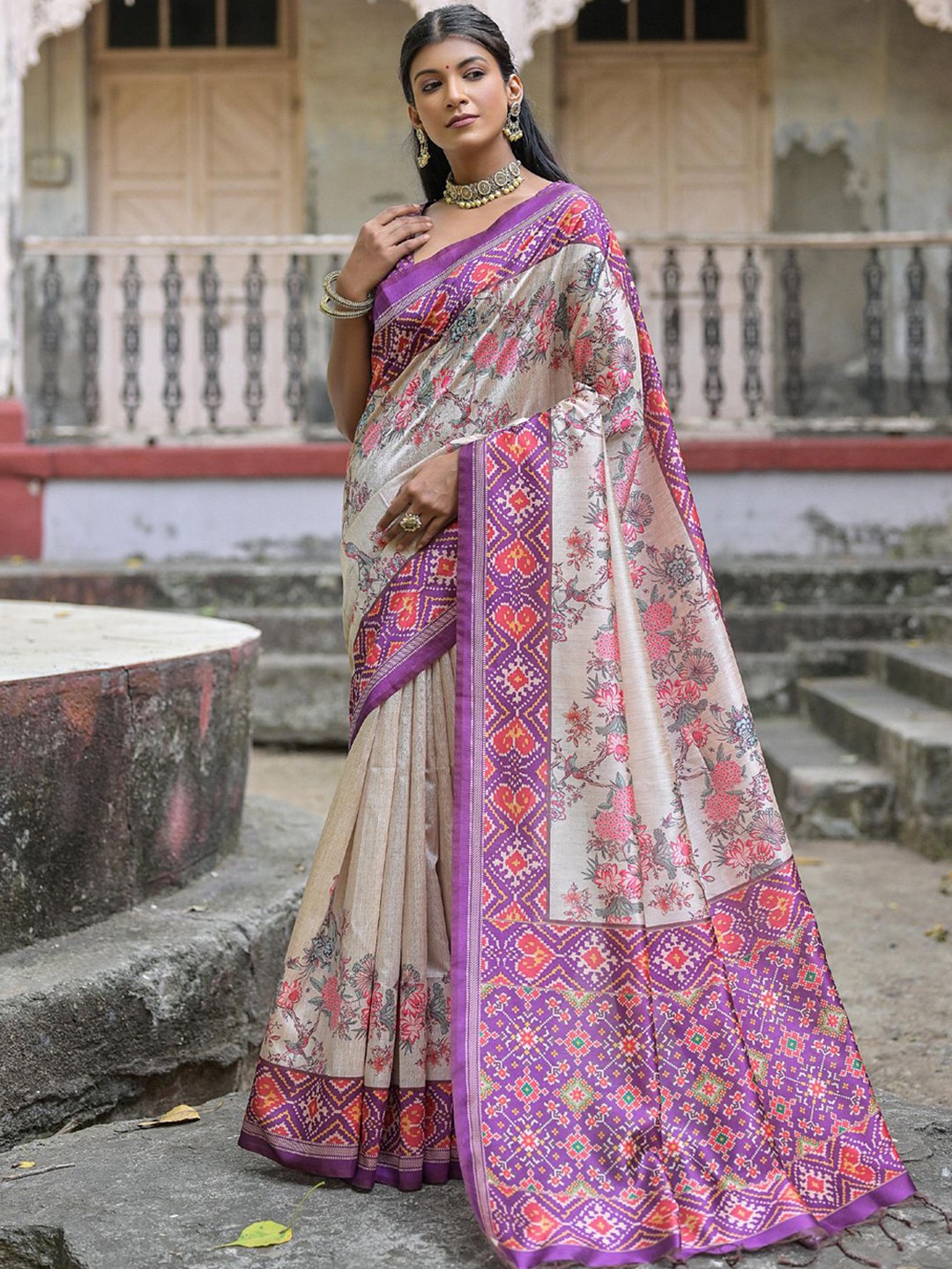 

Panzora Floral Zari Saree, Purple