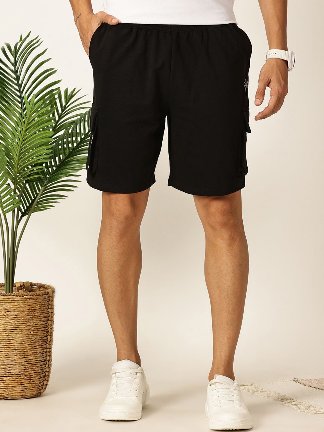 

Mast & Harbour Men Floral Outdoor Shorts, Black