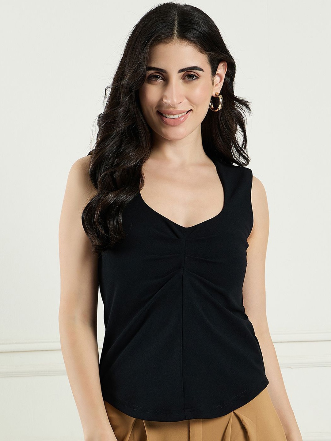 

DRAPE AND DAZZLE Women Black Sleevless Top