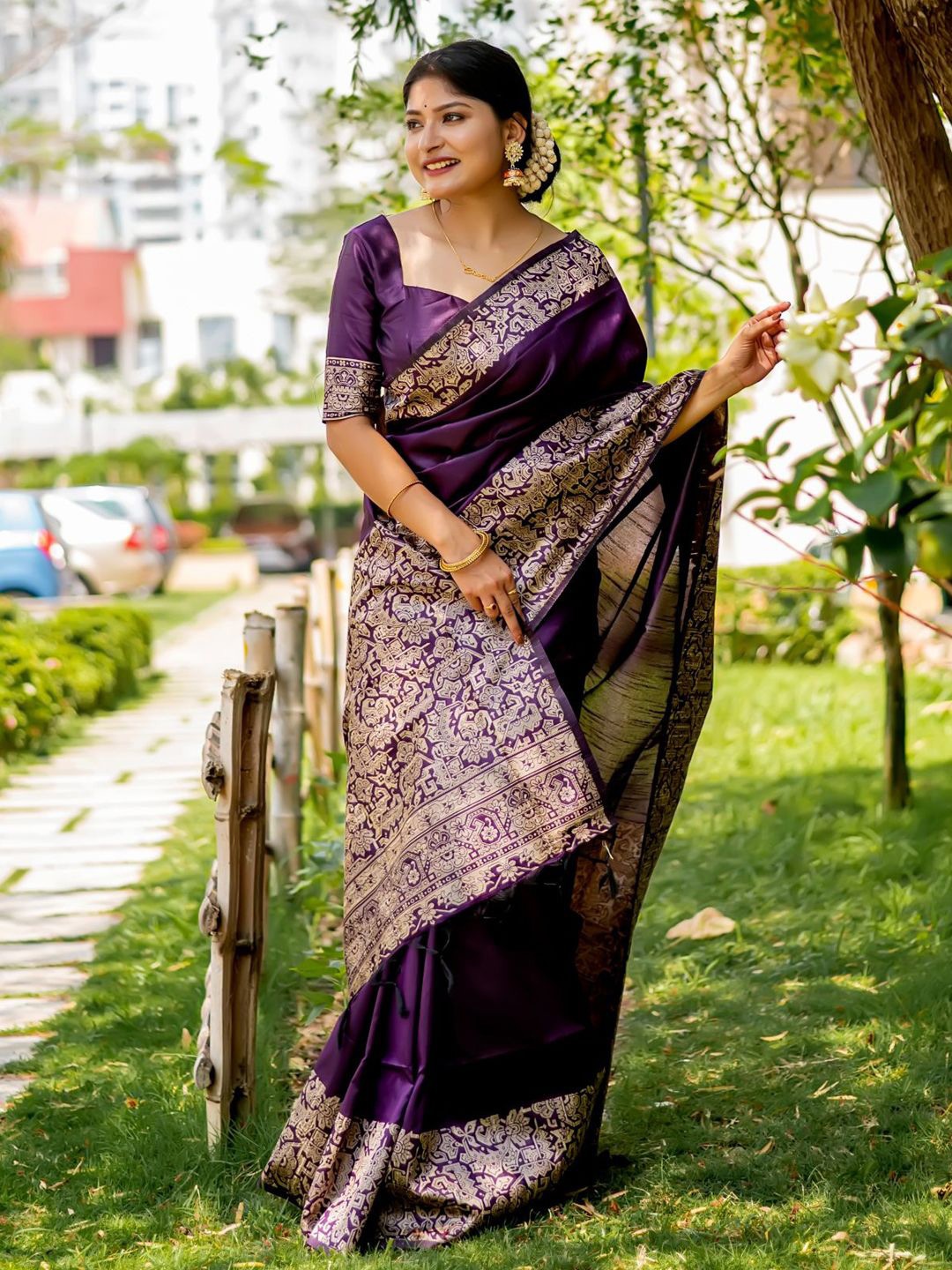 

Mitera Ethnic Motif Woven Design Saree With Blouse, Purple