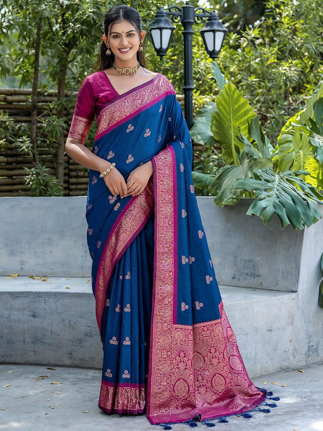 

Panzora Ethnic Motifs Woven Design Zari Saree, Blue