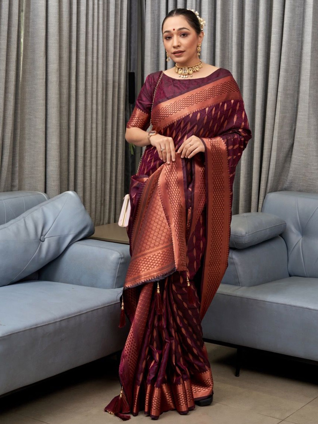 

Upalksh Ethnic Motifs Woven Design Zari Banarasi Saree, Purple
