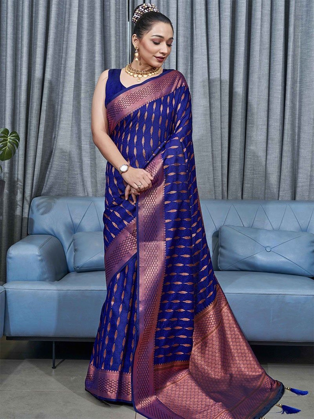 

Upalksh Woven Design Zari Banarasi Saree, Blue