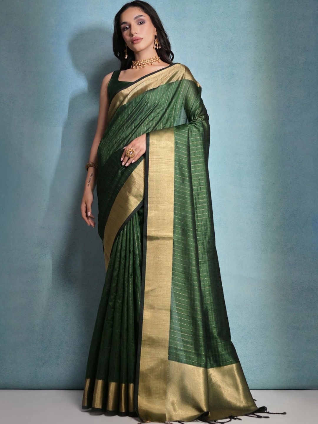 

Panzora Woven Design Zari Saree, Green