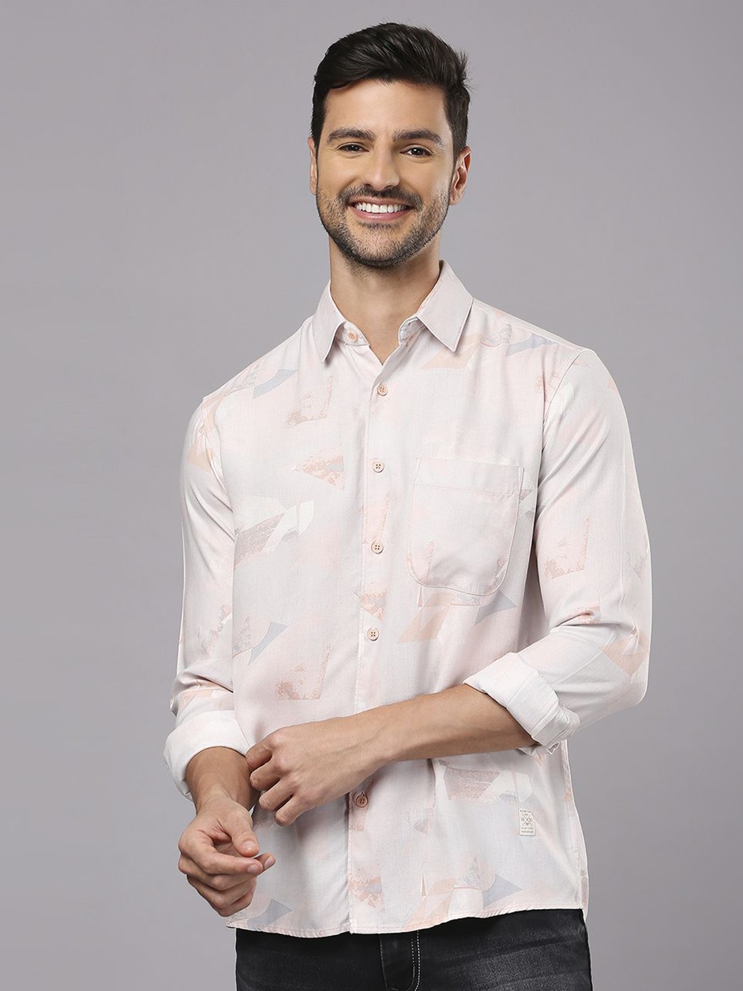 

Klub Fox Men Slim Fit Self Design Cotton Opaque Casual Shirt, Peach