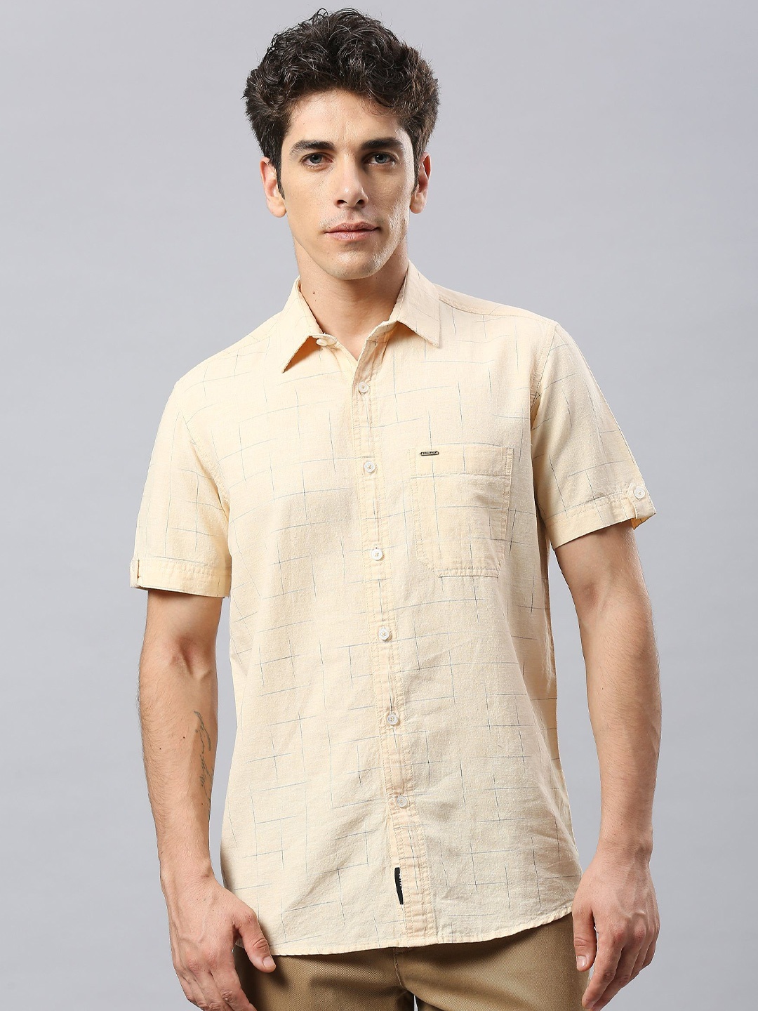 

Klub Fox Men Slim Fit Opaque Casual Shirt, Mustard