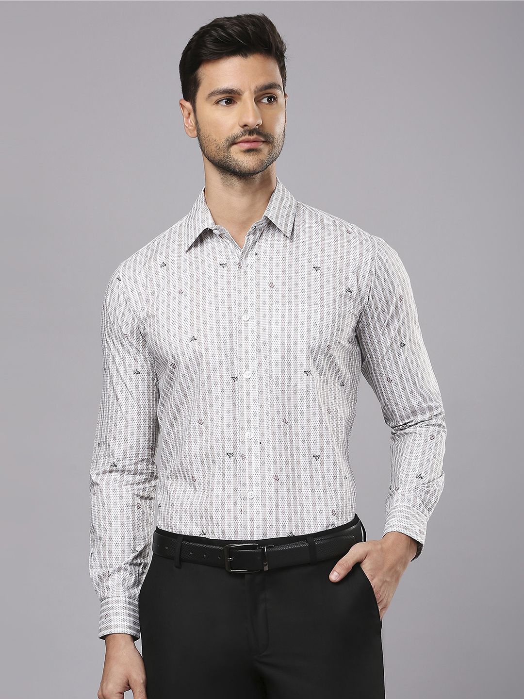 

Klub Fox Men Slim Fit Opaque Striped Casual Shirt, Grey