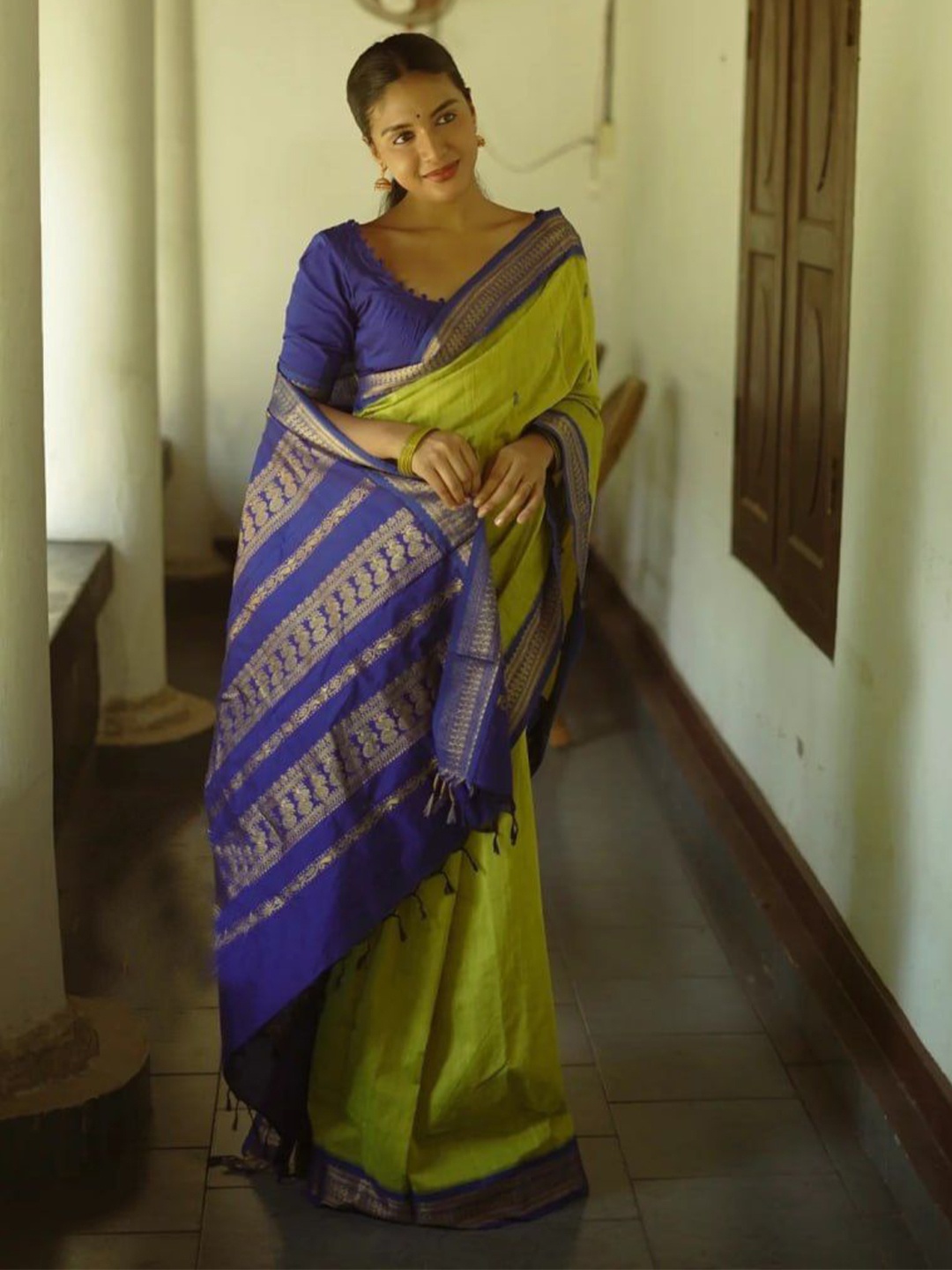 

Upalksh Ethnic Motifs Woven Design Zari Kanjeevaram Saree, Lime green